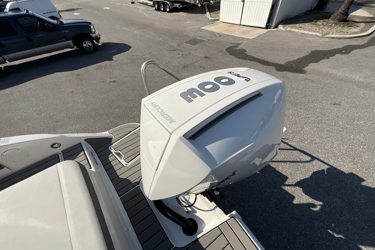 Slide: The Image of Sea Ray SDX 250 Outboard 2025 - 8