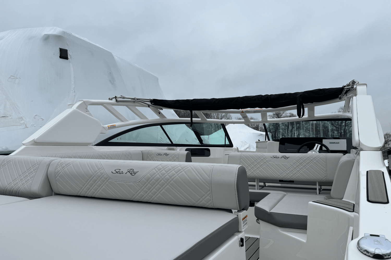 Slide: The Image of Sea Ray SDX 250 Outboard 2025 - 9