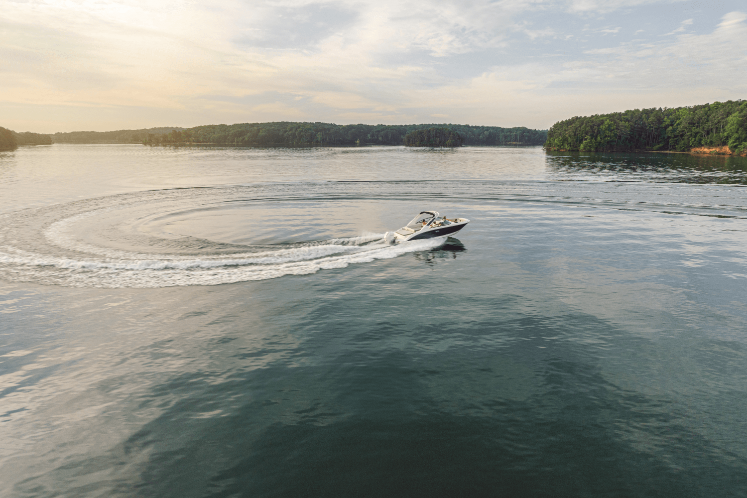 Slide: The Image of Sea Ray SDX 250 Outboard 2025 - 92