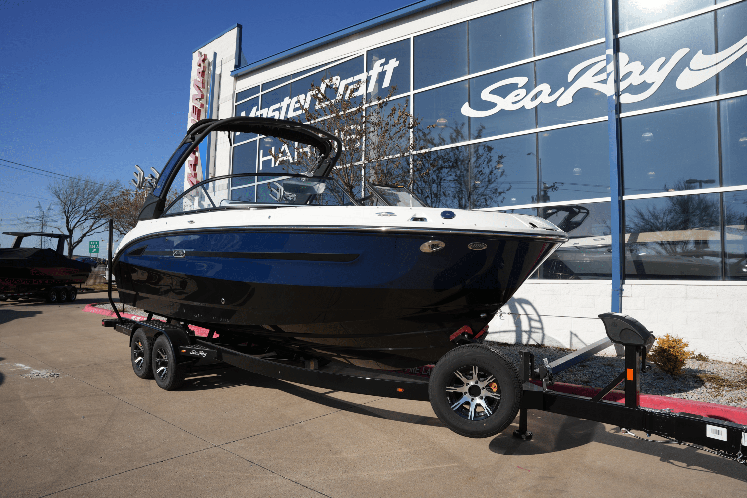 Slide: The Image of Sea Ray SDX 250 Surf 2025 - 1