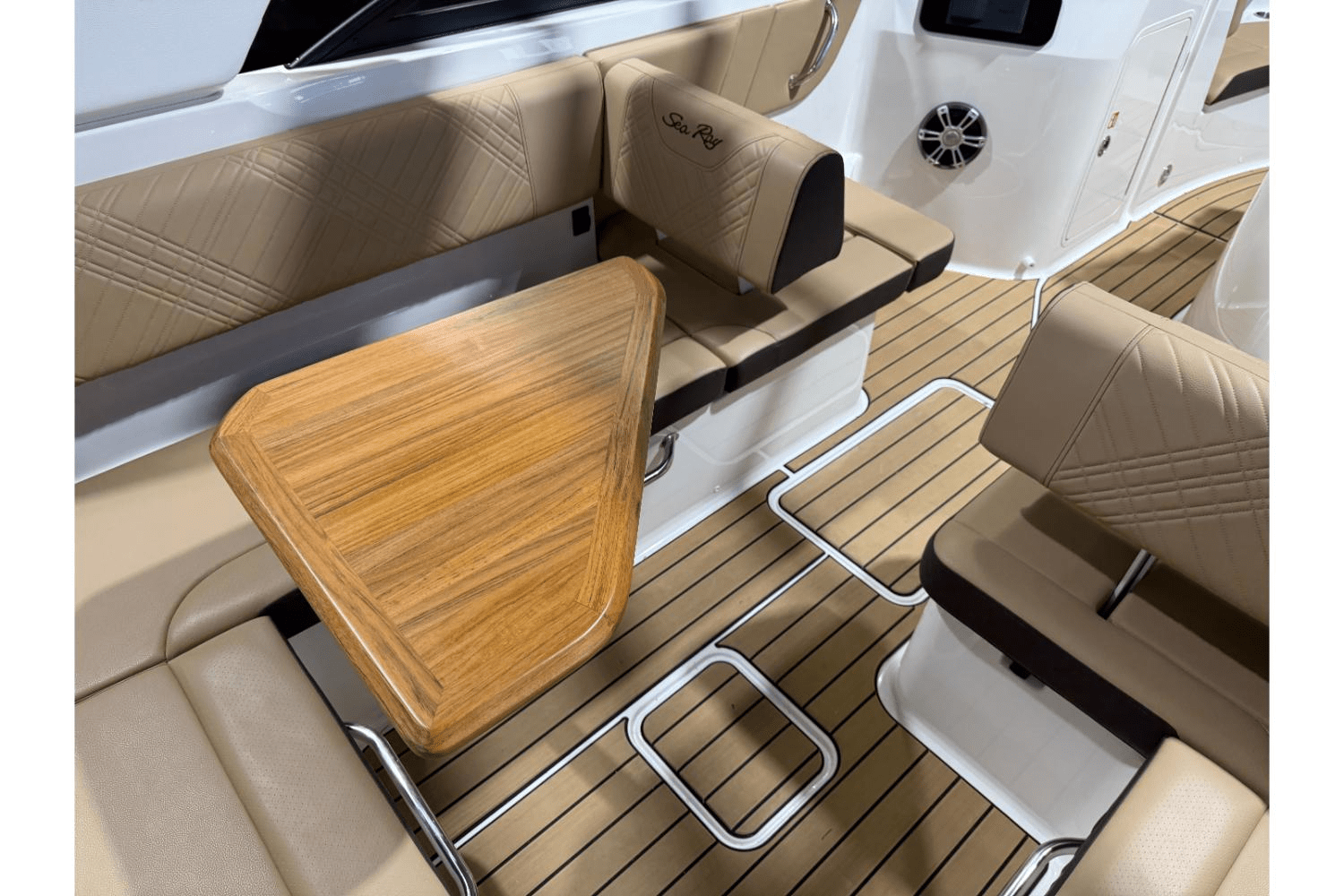 Slide: The Image of Sea Ray SDX 250 Surf 2025 - 12