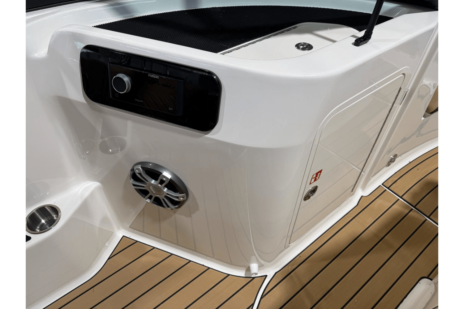 Slide: The Image of Sea Ray SDX 250 Surf 2025 - 13