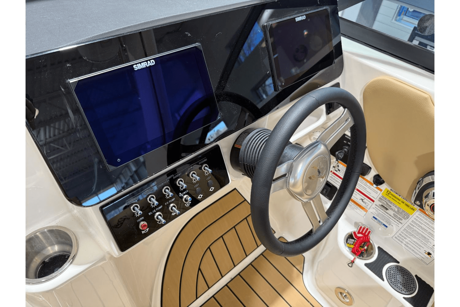 Slide: The Image of Sea Ray SDX 250 Surf 2025 - 14