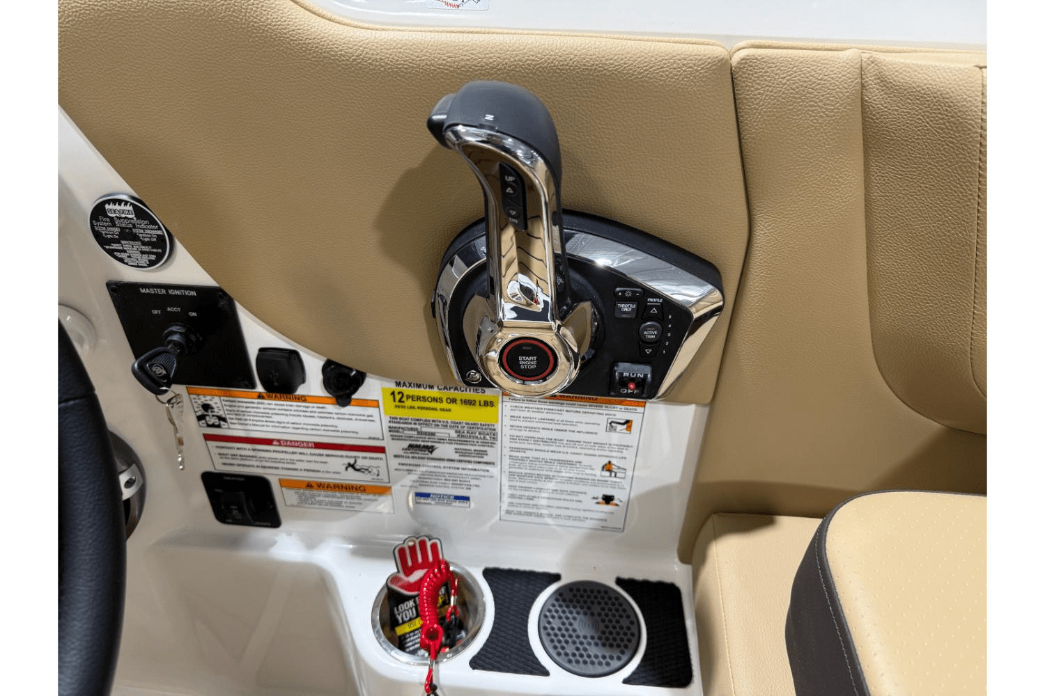 Slide: The Image of Sea Ray SDX 250 Surf 2025 - 15