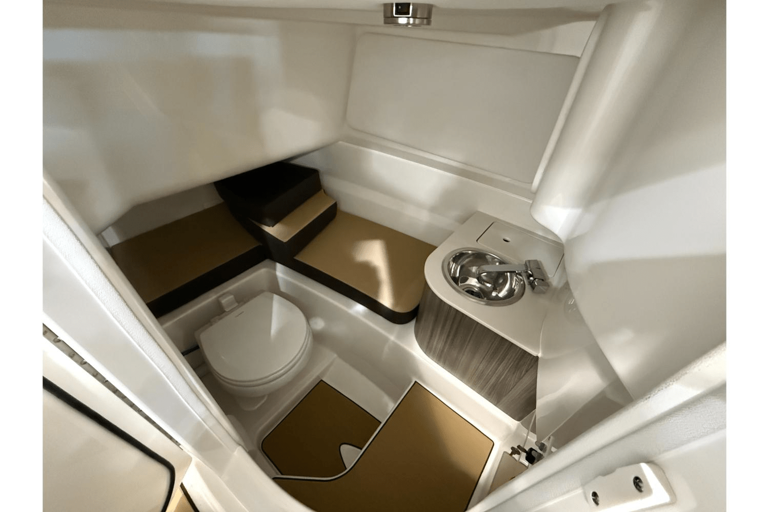 Slide: The Image of Sea Ray SDX 250 Surf 2025 - 17