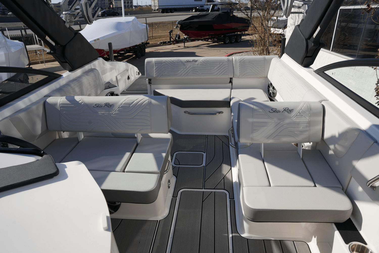 Slide: The Image of Sea Ray SDX 250 Surf 2025 - 35