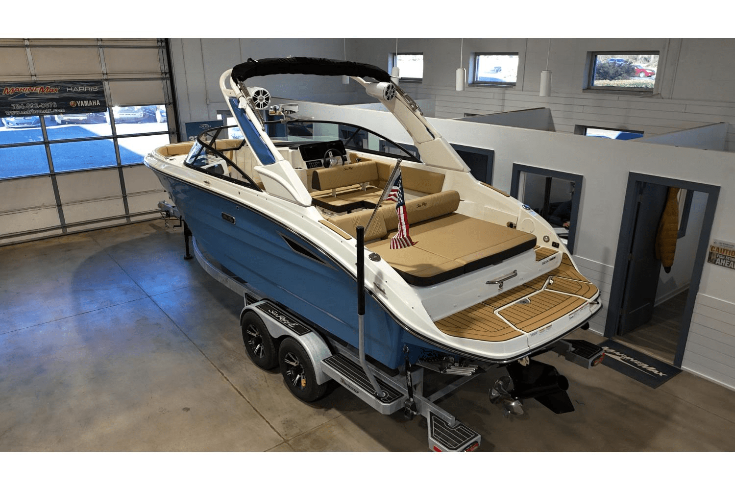 Slide: The Image of Sea Ray SDX 250 Surf 2025 - 4