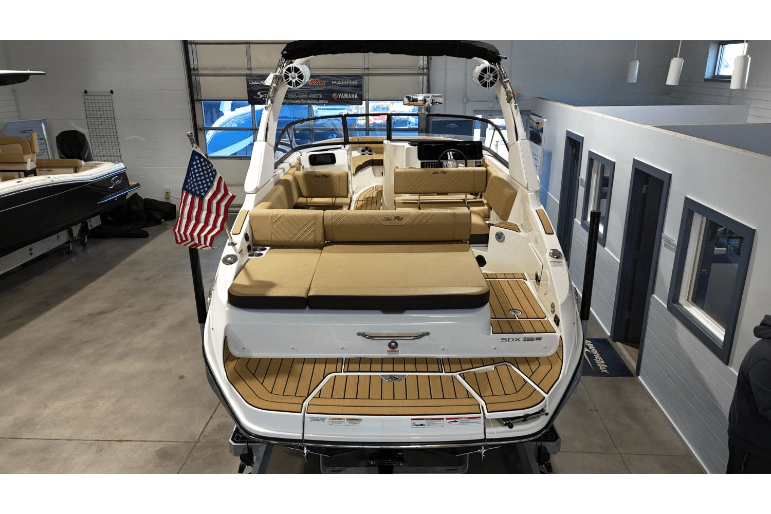 Slide: The Image of Sea Ray SDX 250 Surf 2025 - 6