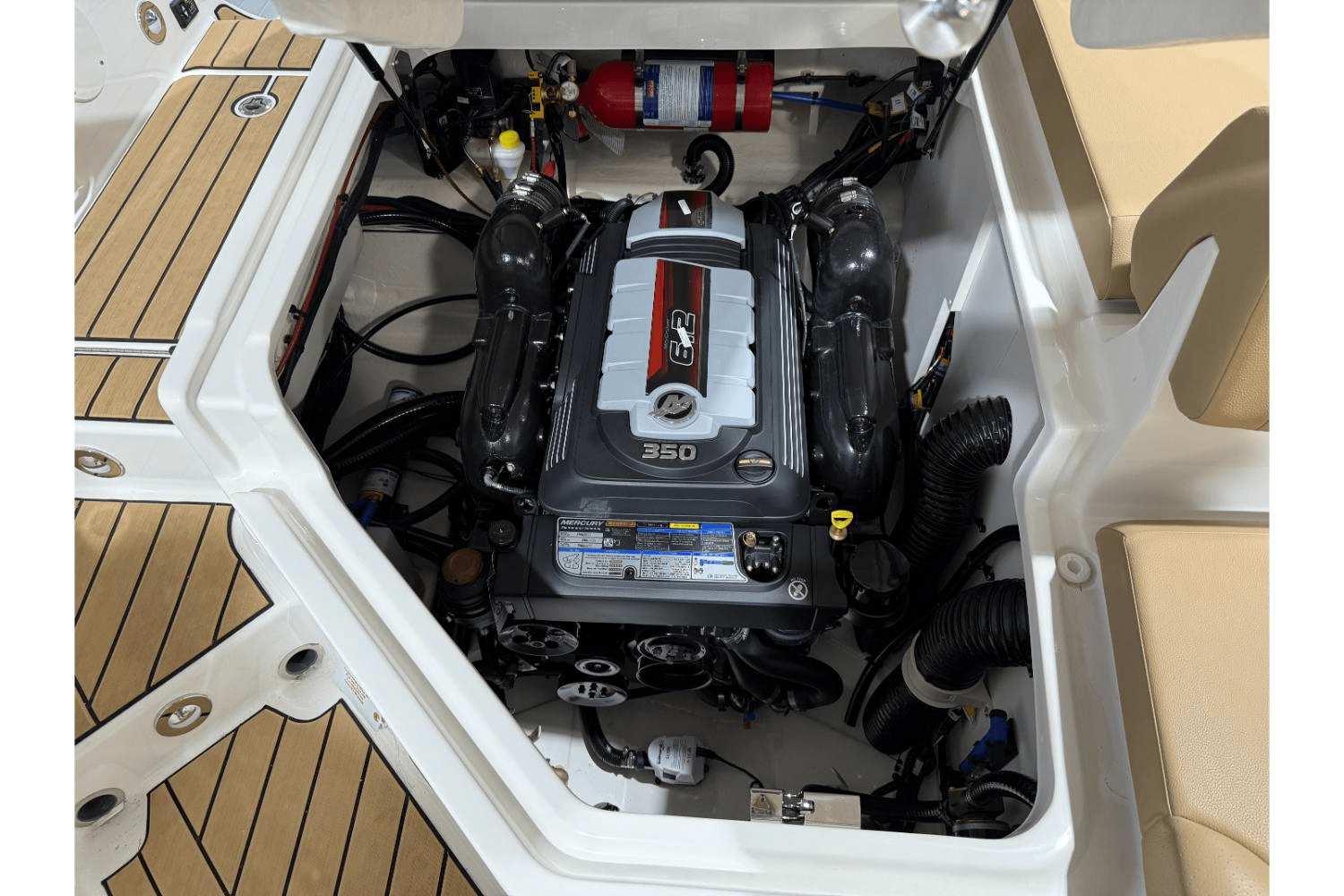 Slide: The Image of Sea Ray SDX 250 Surf 2025 - 8