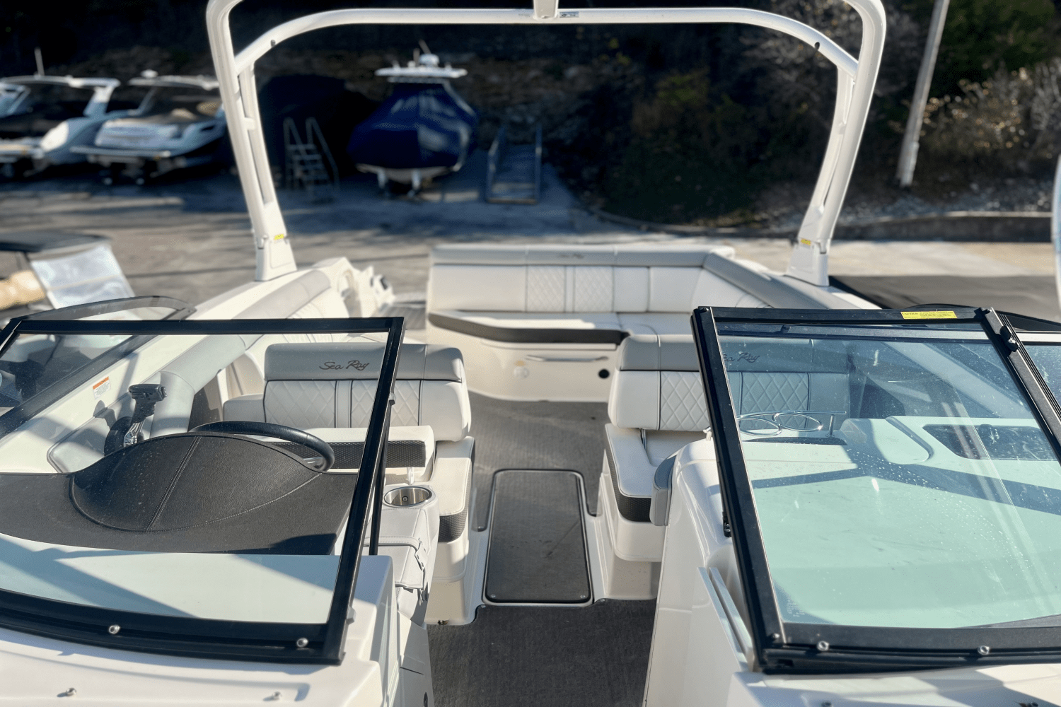 Slide: The Image of Sea Ray SDX 270 2017 - 23