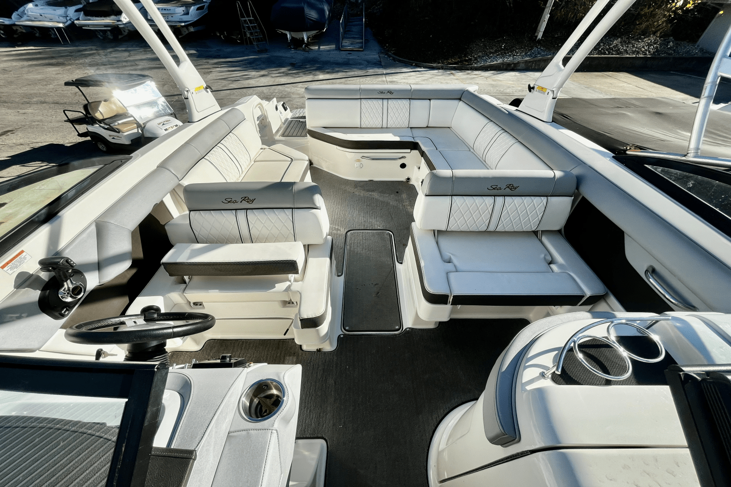 Slide: The Image of Sea Ray SDX 270 2017 - 24