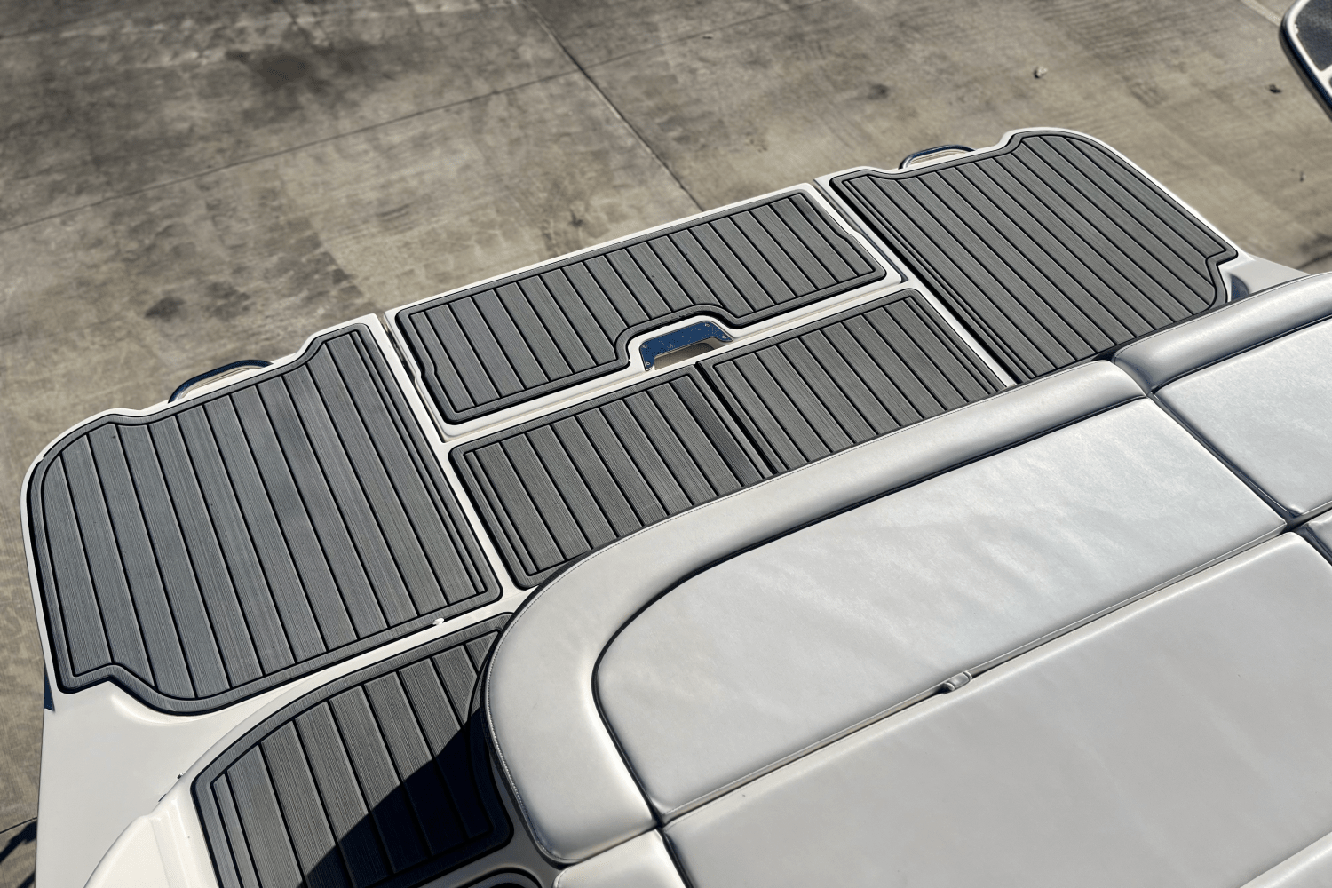 Slide: The Image of Sea Ray SDX 270 2017 - 8