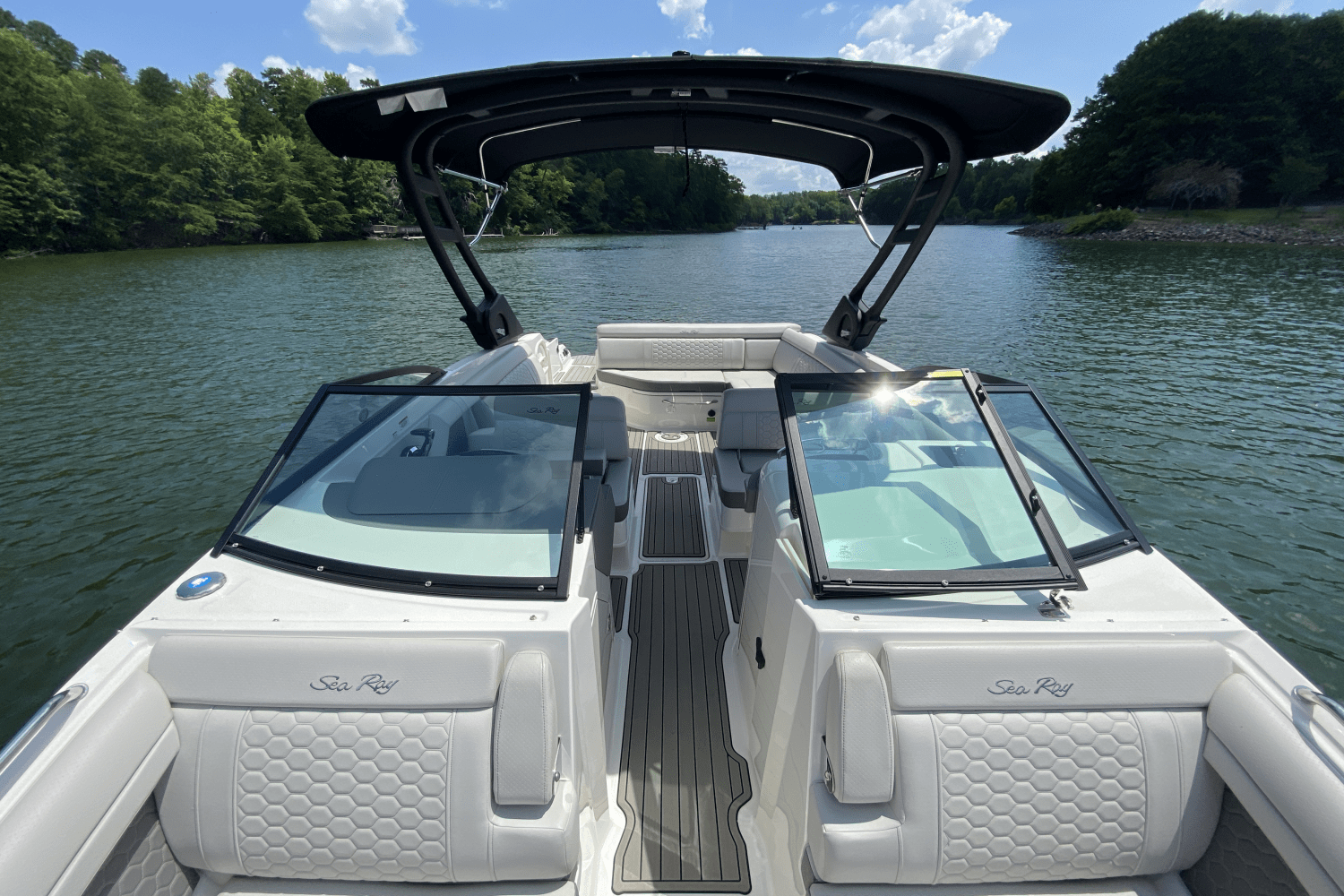 Slide: The Image of Sea Ray SDX 270 2023 - 11