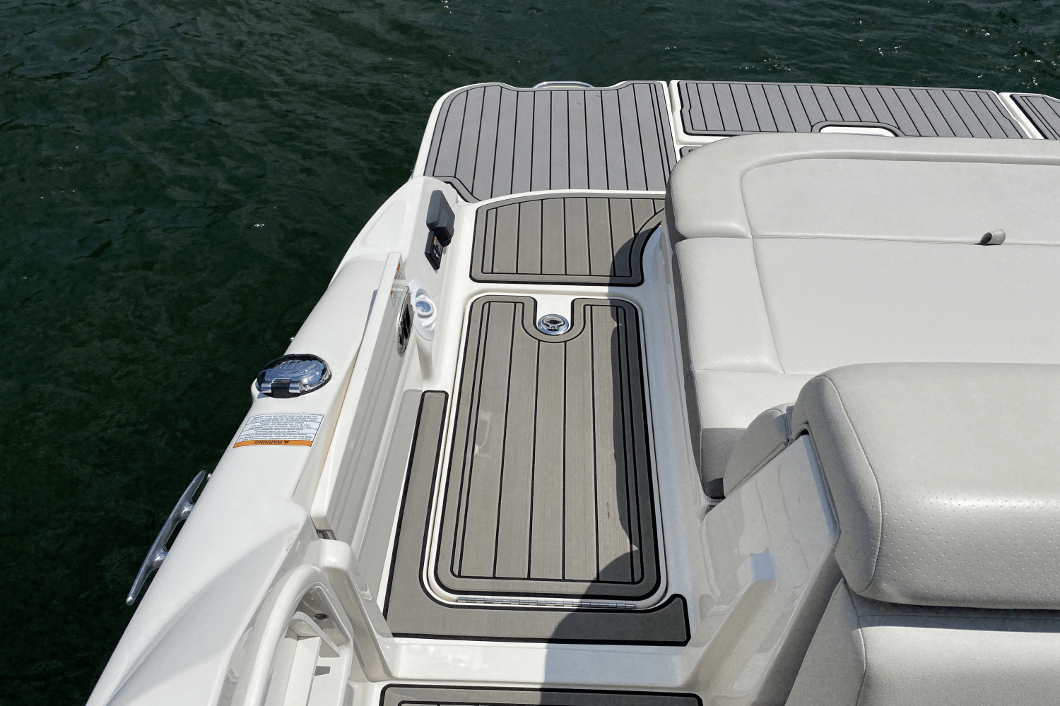 Slide: The Image of Sea Ray SDX 270 2023 - 29