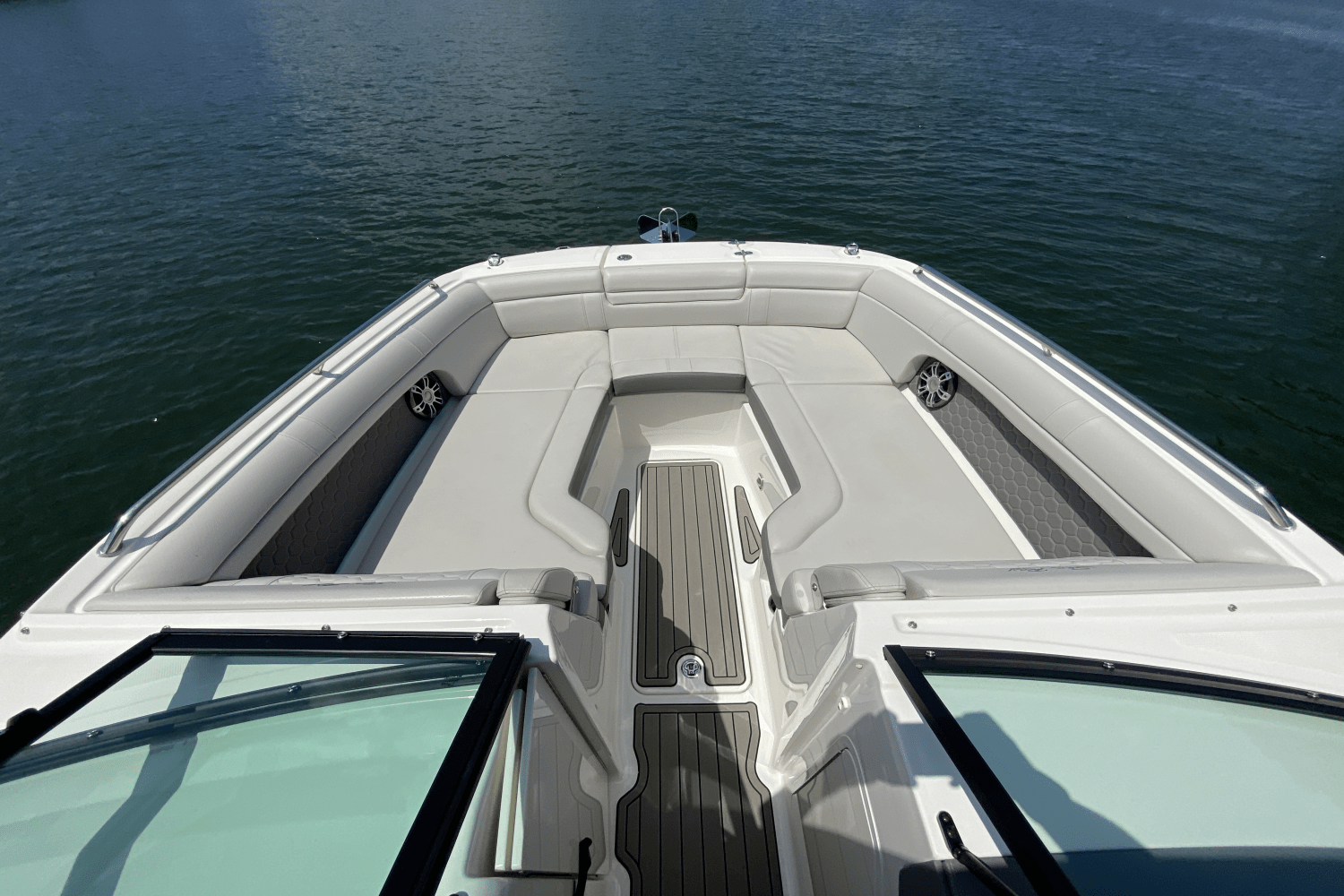 Slide: The Image of Sea Ray SDX 270 2023 - 7