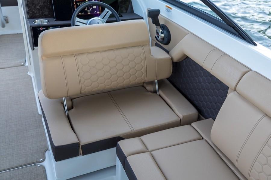 Slide: The Image of Sea Ray SDX 270 2023 - 8