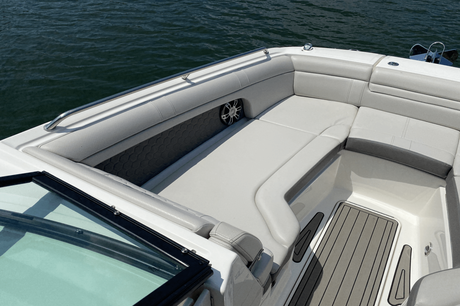 Slide: The Image of Sea Ray SDX 270 2023 - 9