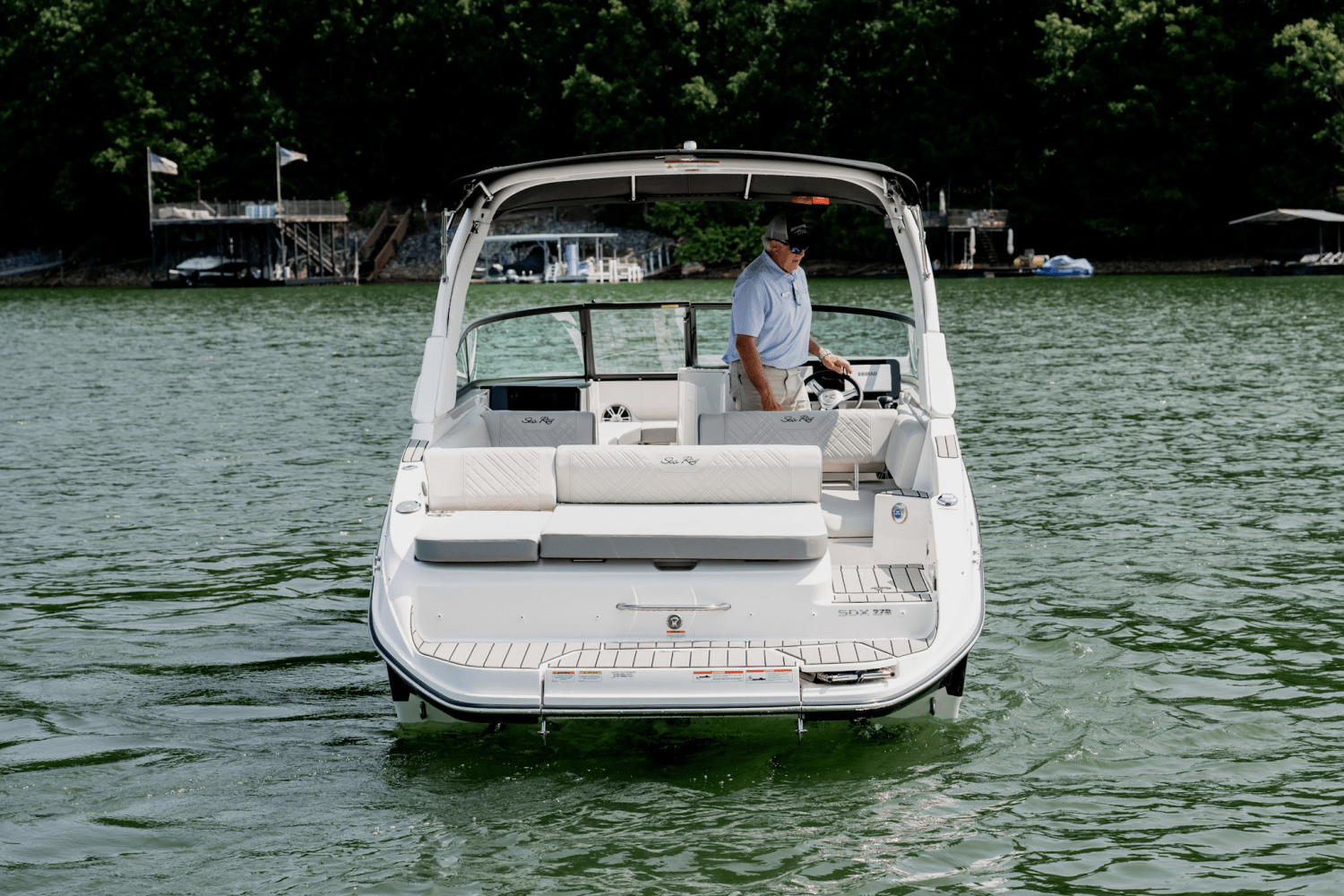 Slide: The Image of Sea Ray SDX 270 2025 - 2