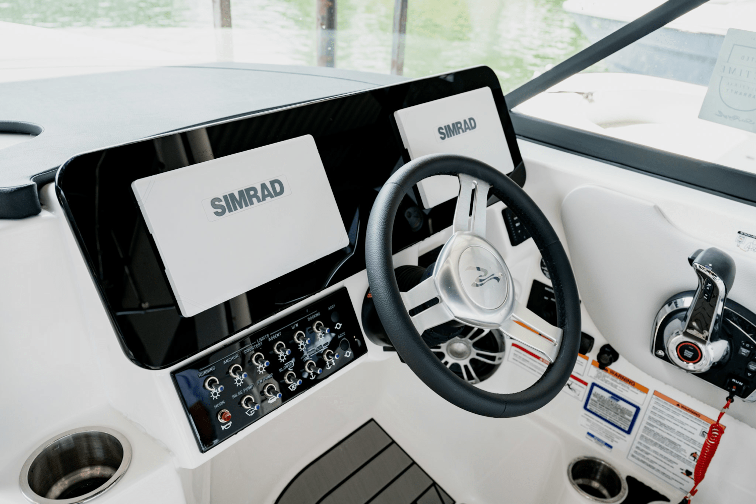 Slide: The Image of Sea Ray SDX 270 2025 - 20