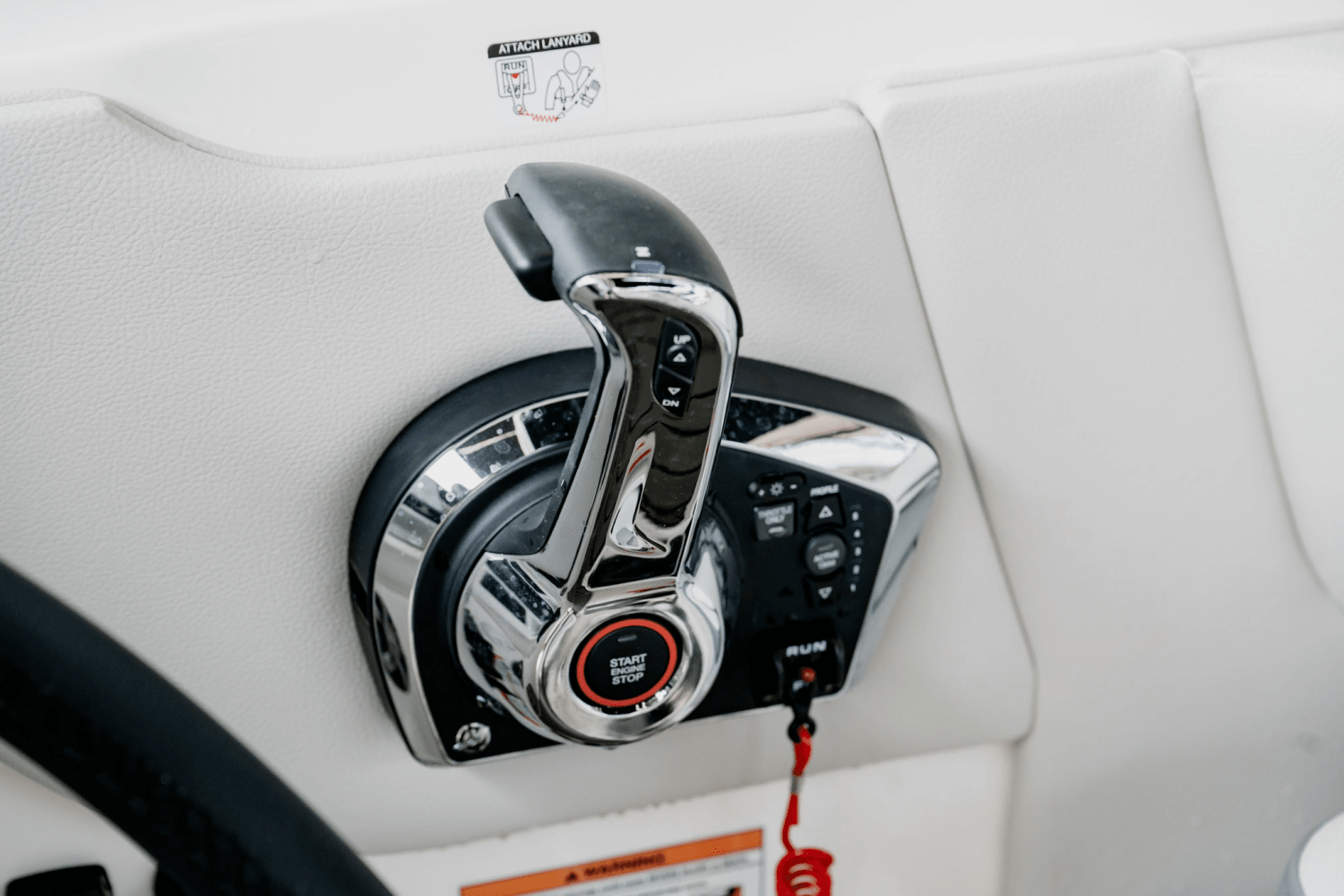 Slide: The Image of Sea Ray SDX 270 2025 - 21