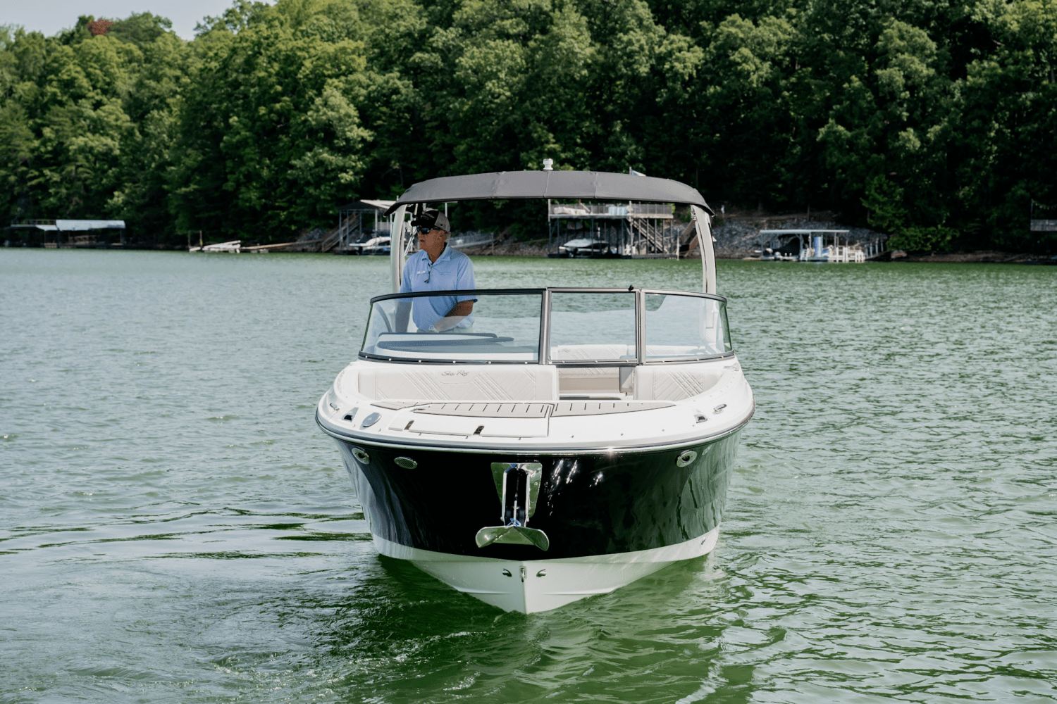 Slide: The Image of Sea Ray SDX 270 2025 - 3