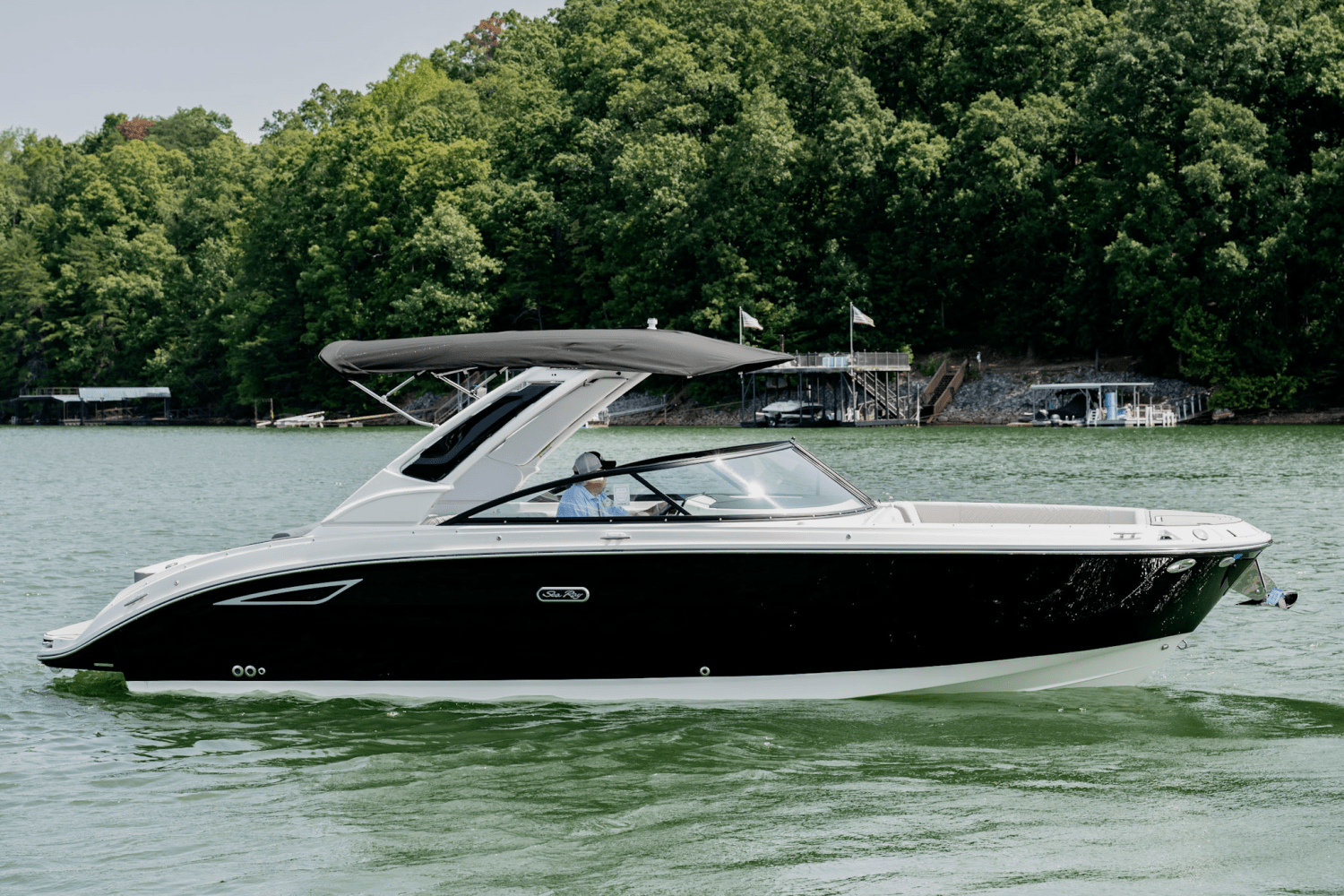 Slide: The Image of Sea Ray SDX 270 2025 - 4