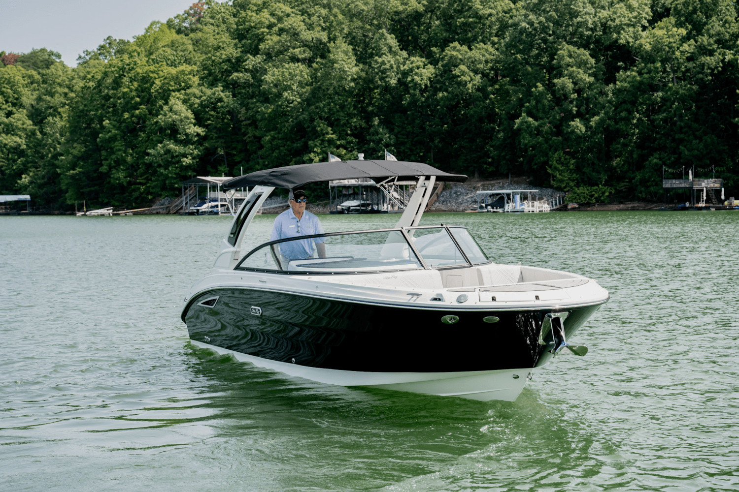Slide: The Image of Sea Ray SDX 270 2025 - 5