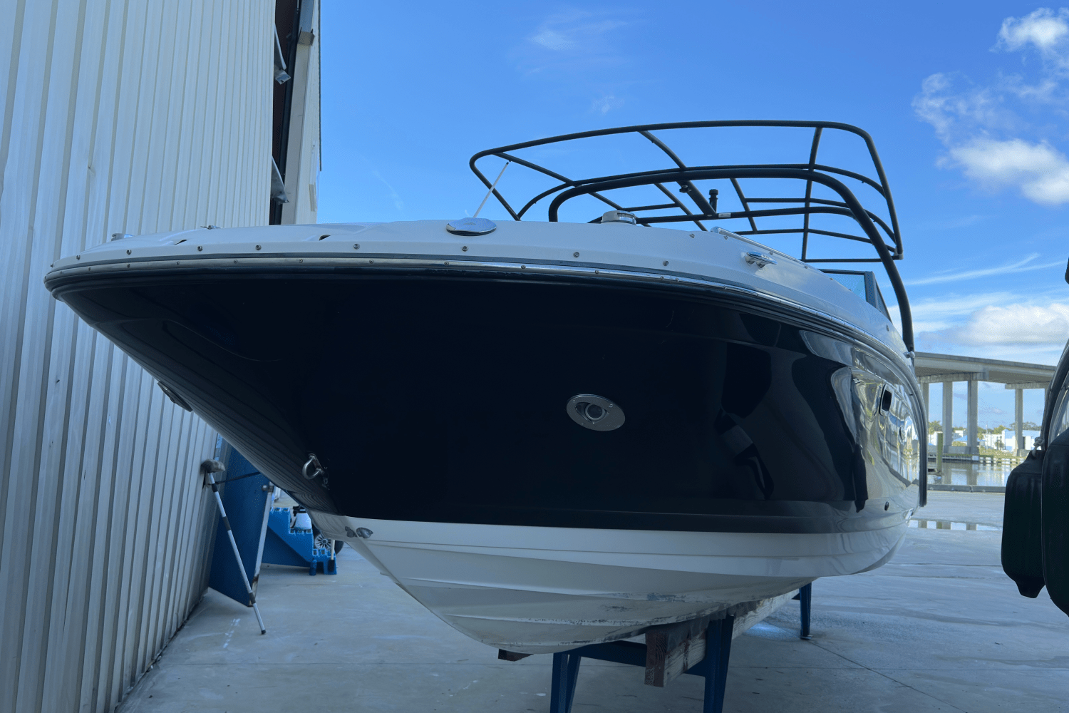 Slide: The Image of Sea Ray SDX 270 Outboard 2017 - 0