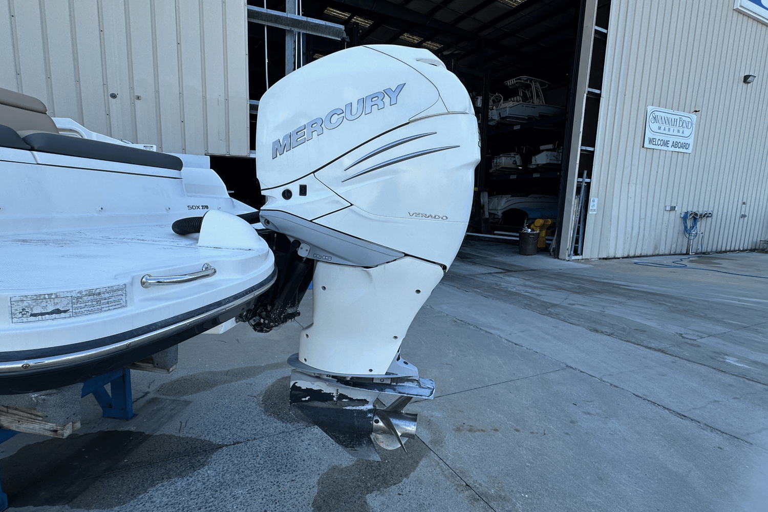 Slide: The Image of Sea Ray SDX 270 Outboard 2017 - 3