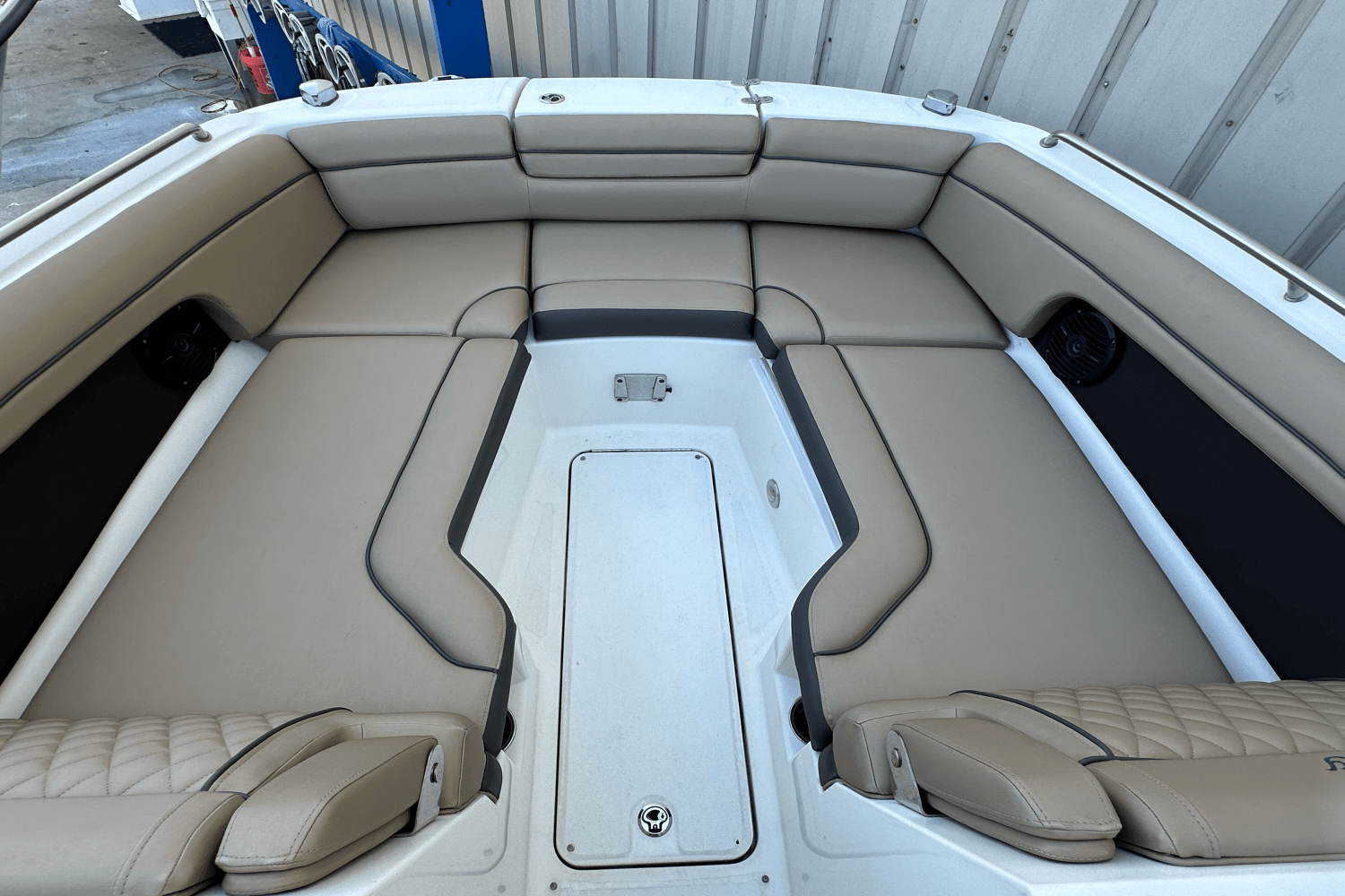 Slide: The Image of Sea Ray SDX 270 Outboard 2017 - 5