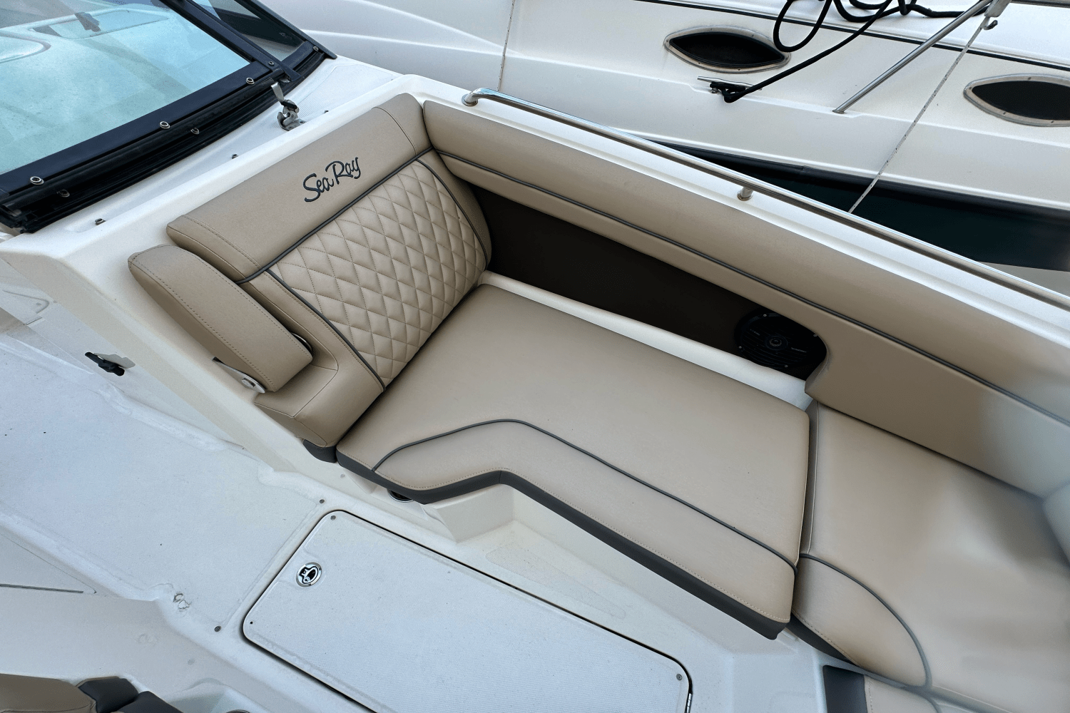 Slide: The Image of Sea Ray SDX 270 Outboard 2017 - 7