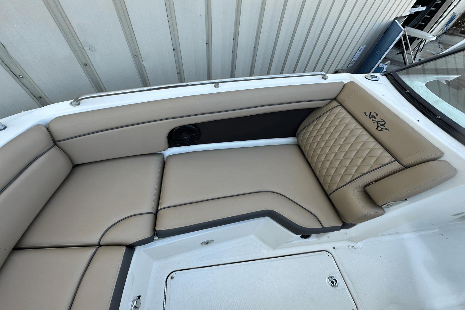 Slide: The Image of Sea Ray SDX 270 Outboard 2017 - 8