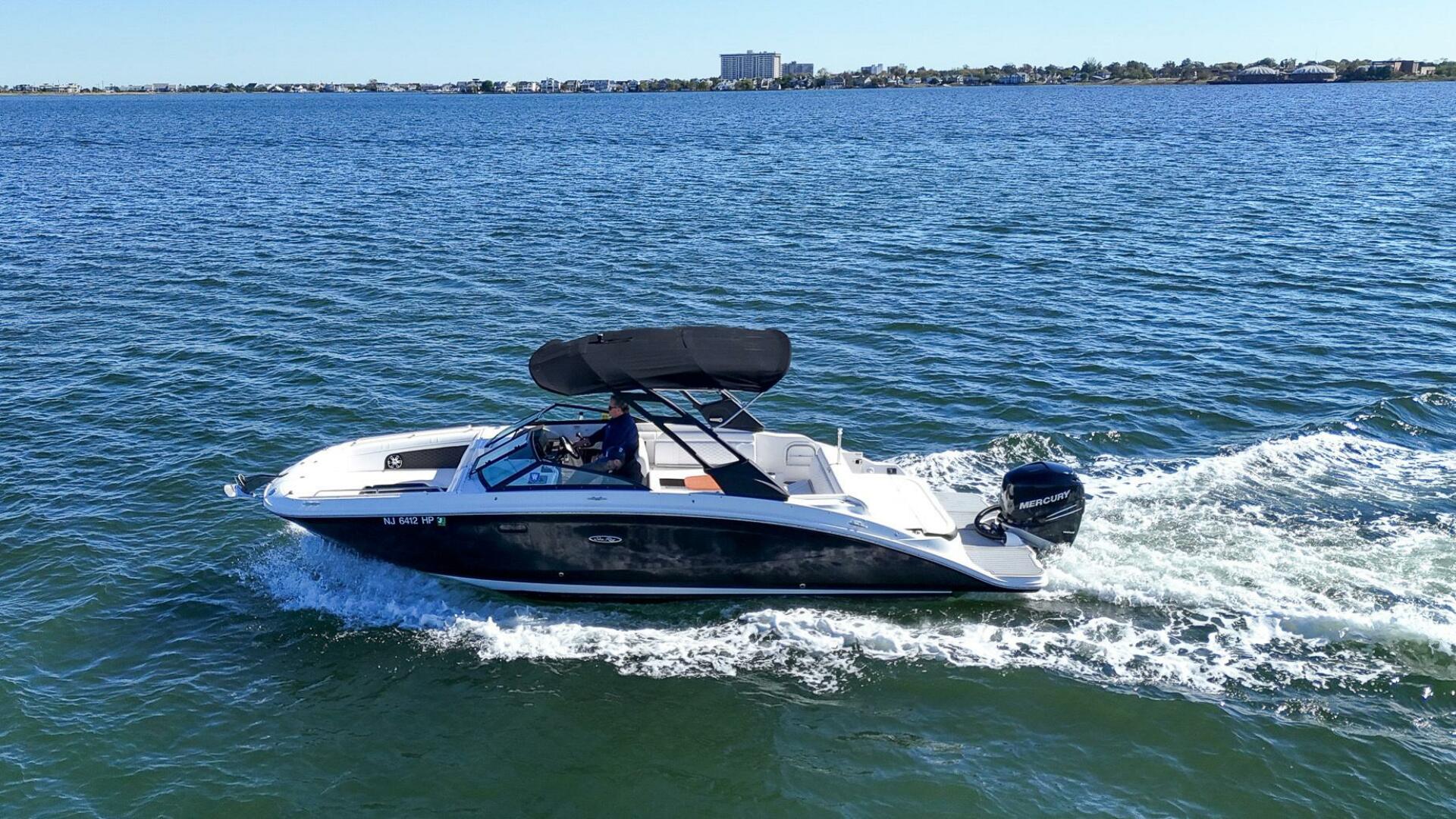 Slide: The Image of Sea Ray SDX 270 Outboard 2021 - 4750103