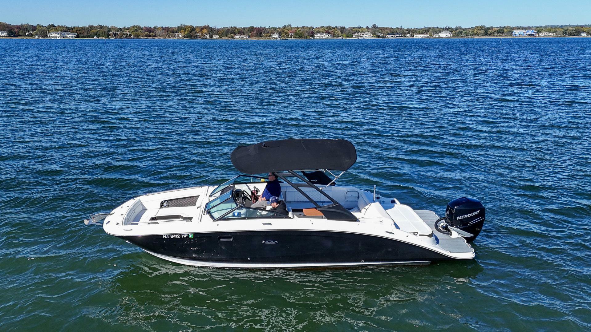 Slide: The Image of Sea Ray SDX 270 Outboard 2021 - 4750091