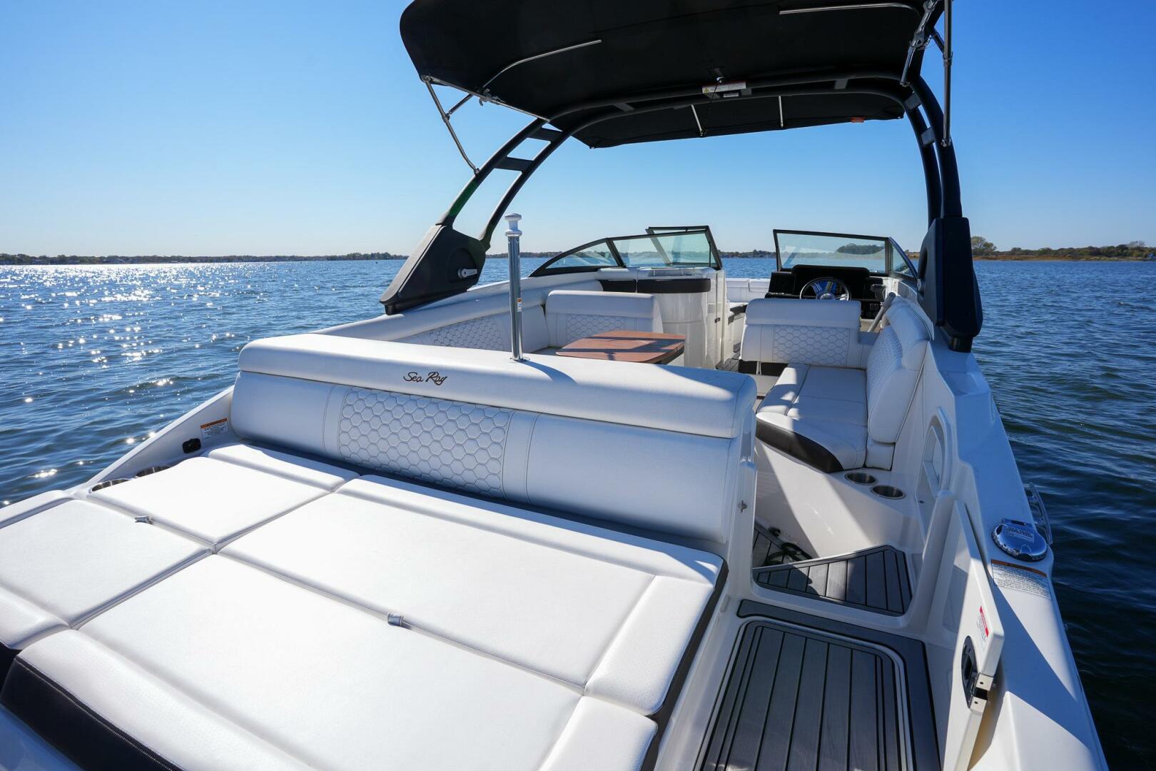 Slide: The Image of Sea Ray SDX 270 Outboard 2021 - 4750120