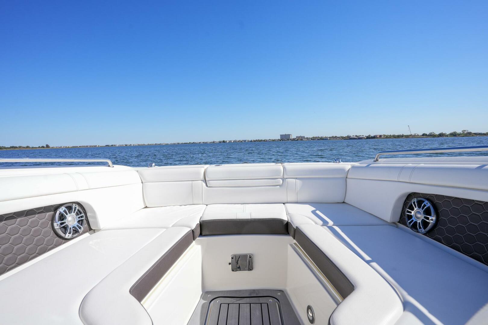 Slide: The Image of Sea Ray SDX 270 Outboard 2021 - 4750117