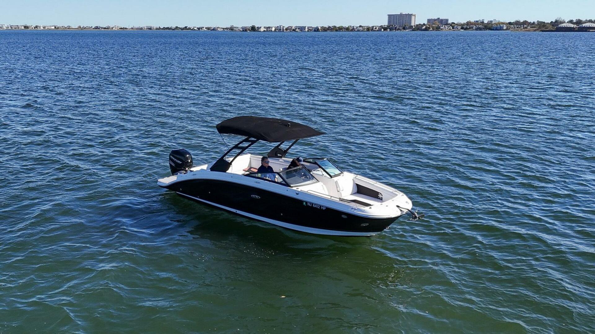 Slide: The Image of Sea Ray SDX 270 Outboard 2021 - 4750095