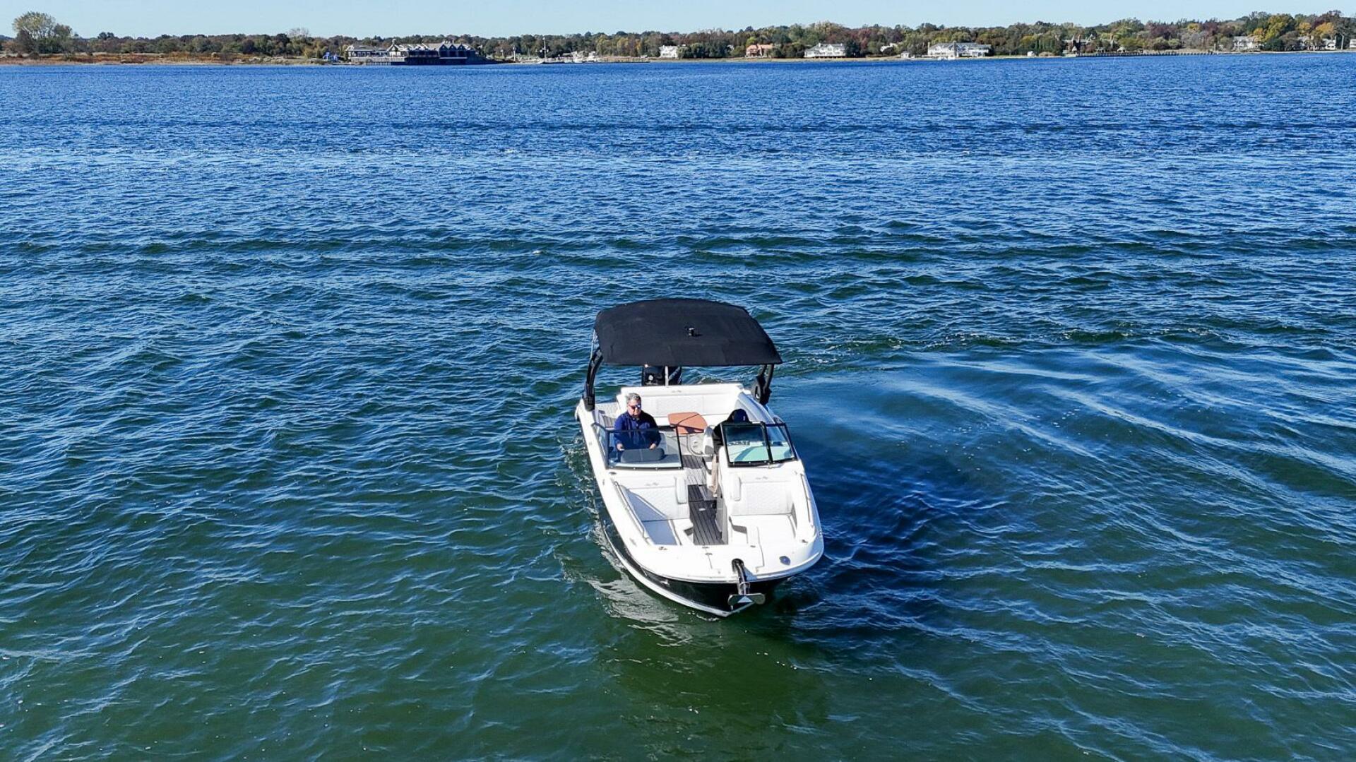 Slide: The Image of Sea Ray SDX 270 Outboard 2021 - 4750099