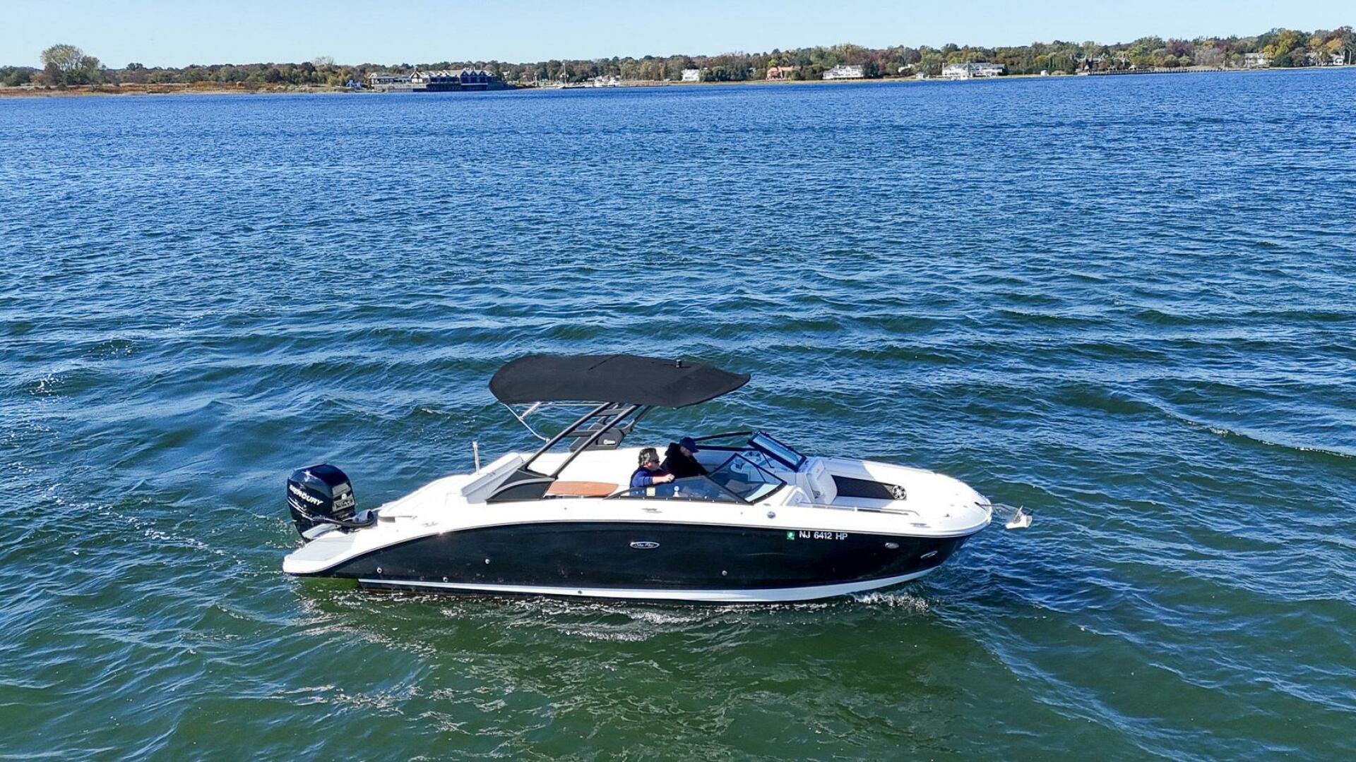 Slide: The Image of Sea Ray SDX 270 Outboard 2021 - 4750101