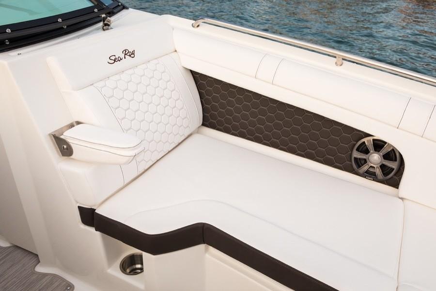 Slide: The Image of Sea Ray SDX 270 Outboard 2023 - 10