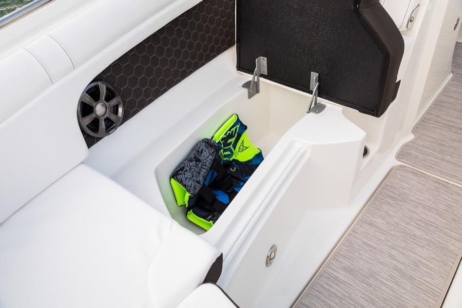 Slide: The Image of Sea Ray SDX 270 Outboard 2023 - 11