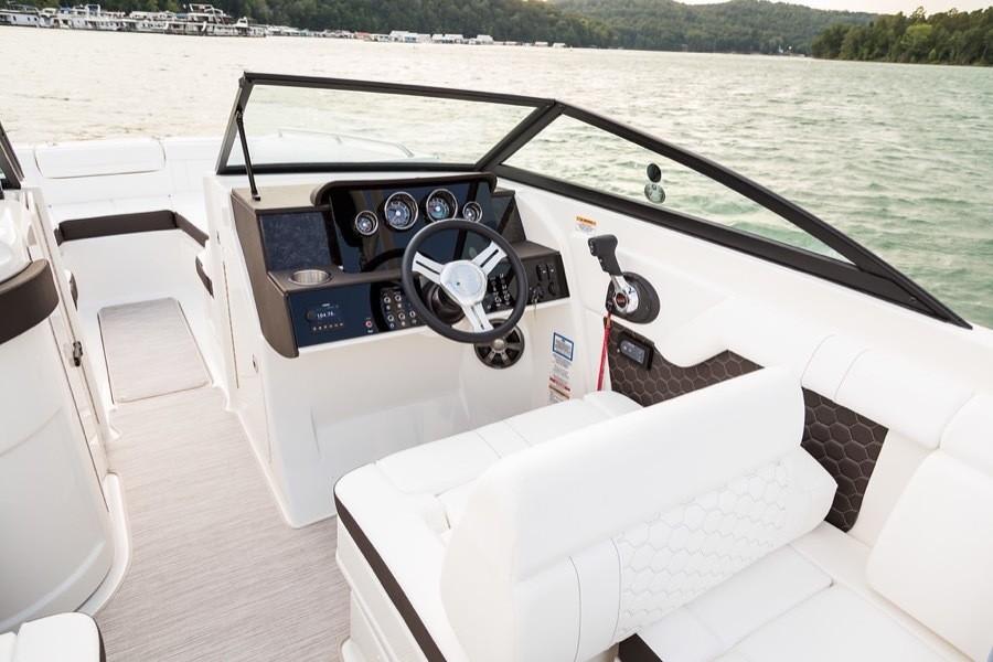 Slide: The Image of Sea Ray SDX 270 Outboard 2023 - 4