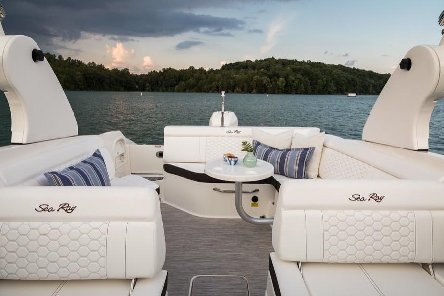 Slide: The Image of Sea Ray SDX 270 Outboard 2023 - 5