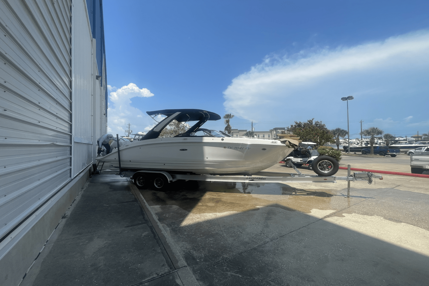 Slide: The Image of Sea Ray SDX 270 Outboard 2024 - 0