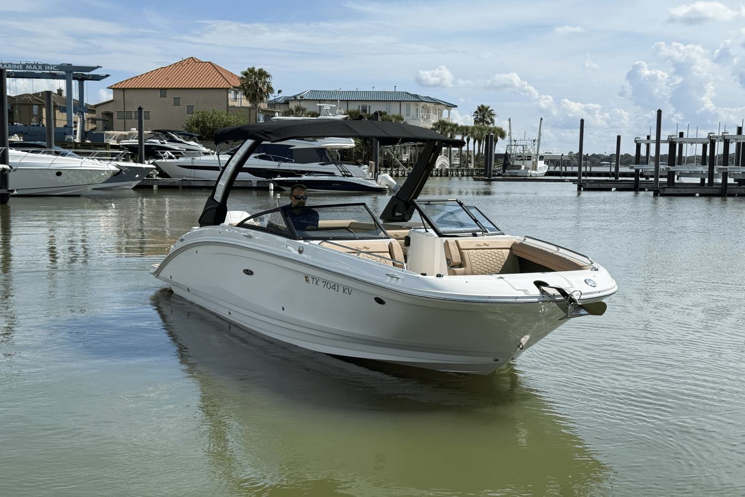 Slide: The Image of Sea Ray SDX 270 Outboard 2024 - 1