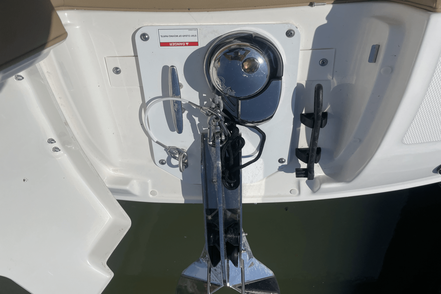 Slide: The Image of Sea Ray SDX 270 Outboard 2024 - 18