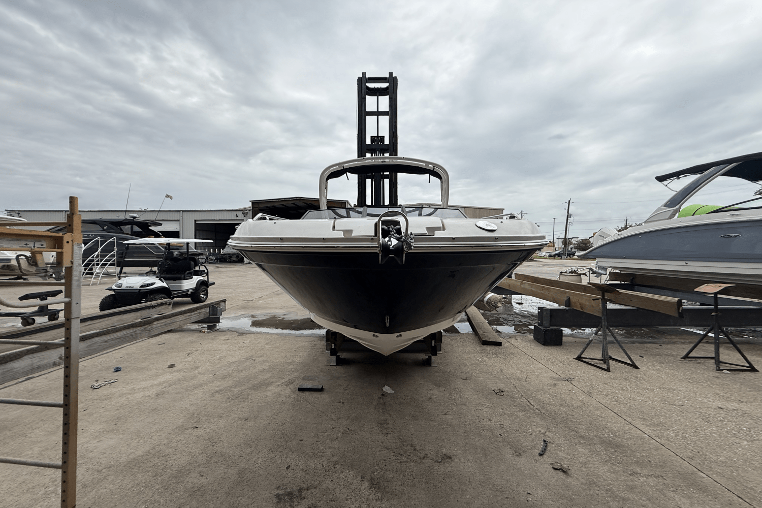 Slide: The Image of Sea Ray SDX 270 Outboard 2024 - 2