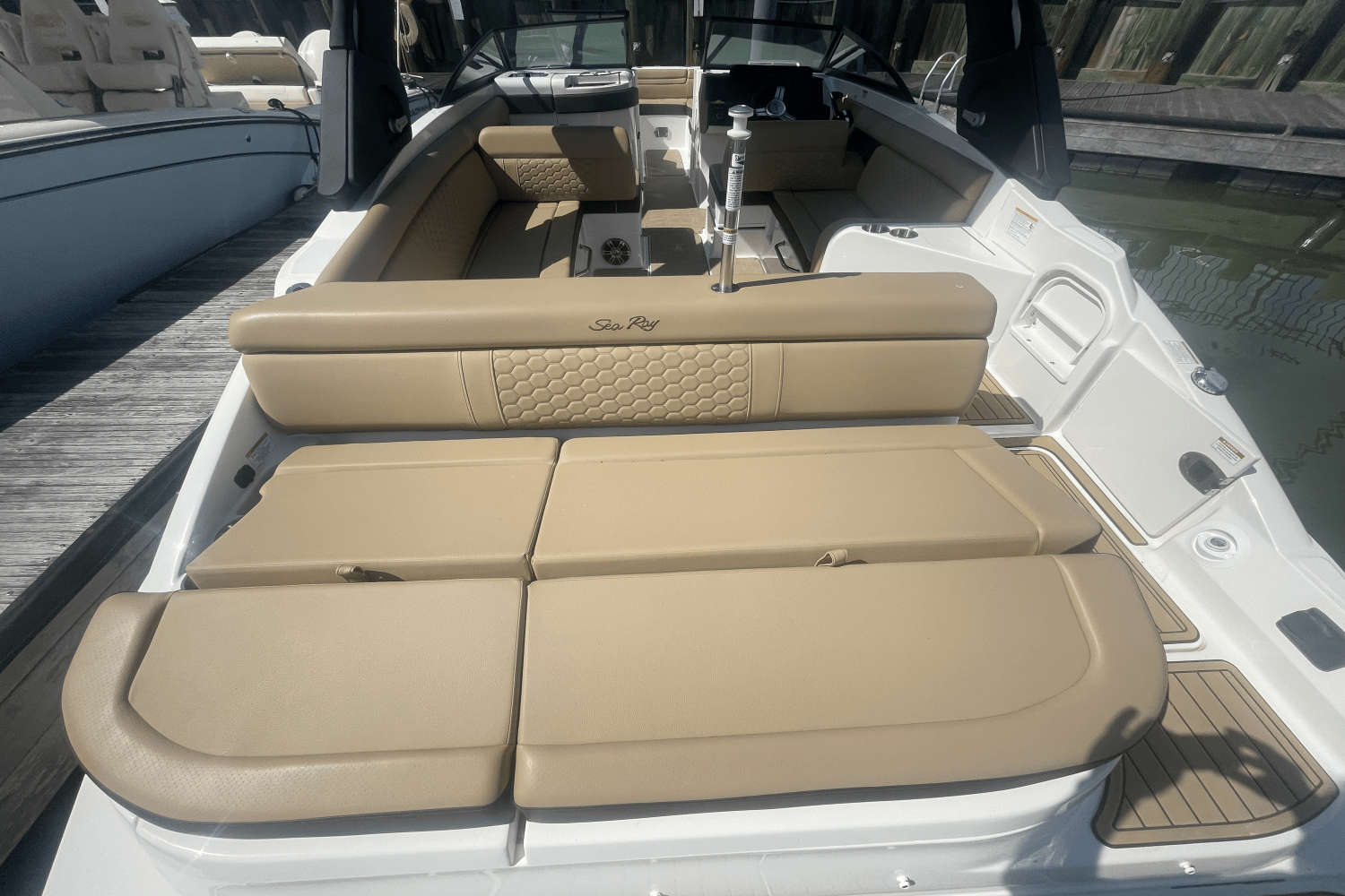 Slide: The Image of Sea Ray SDX 270 Outboard 2024 - 26