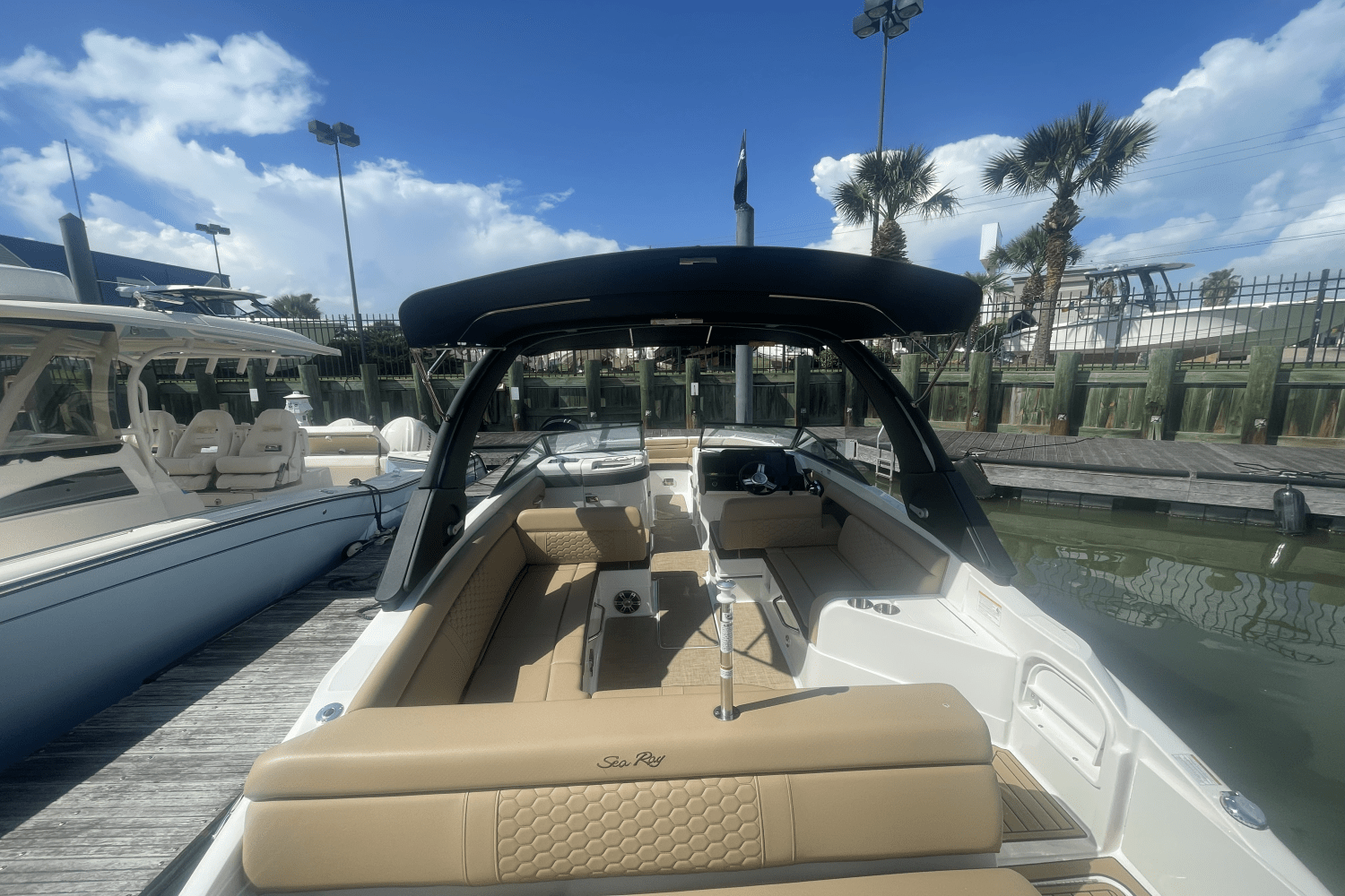 Slide: The Image of Sea Ray SDX 270 Outboard 2024 - 28