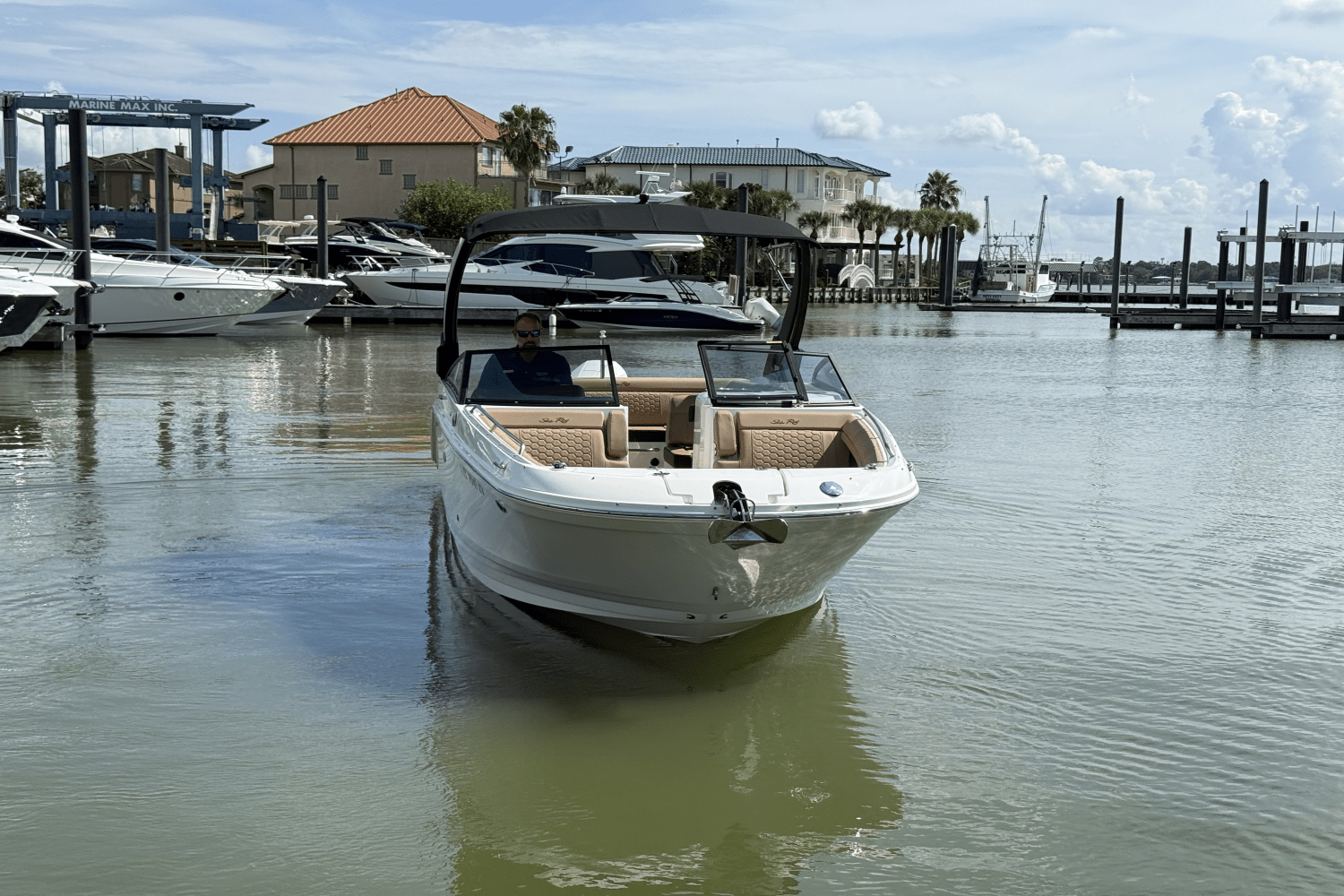 Slide: The Image of Sea Ray SDX 270 Outboard 2024 - 3